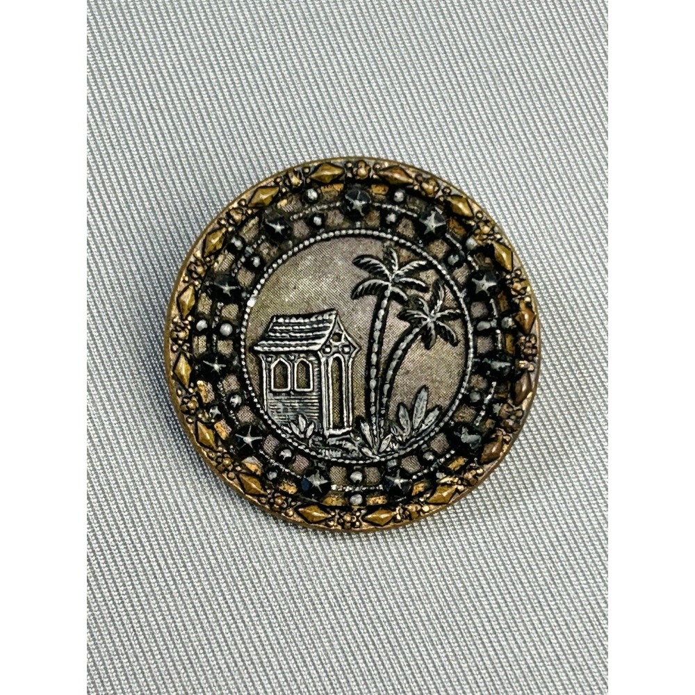 Palm Tree & Building Vintage Metal‎ Loop Picture Button